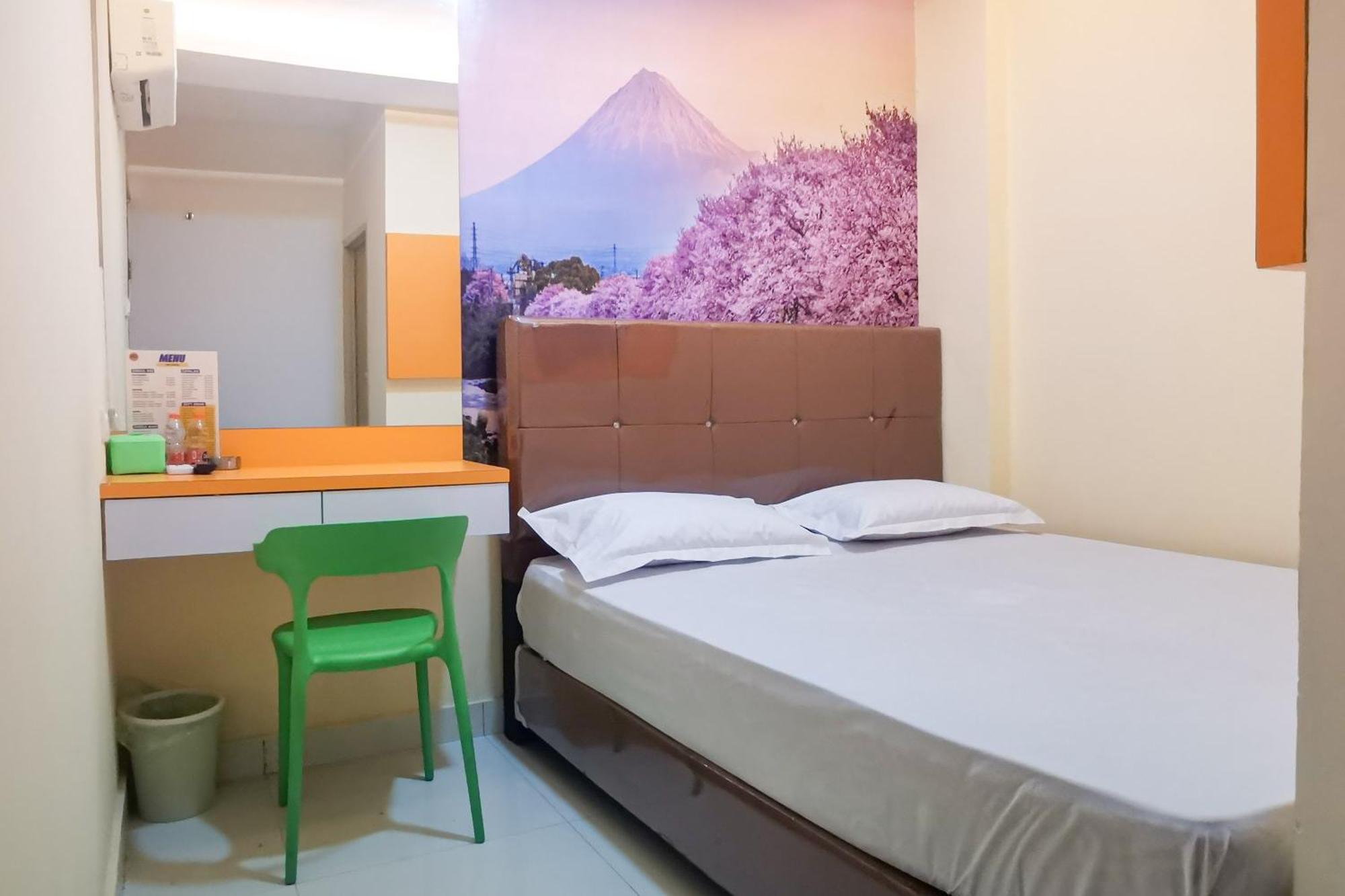 Tng Hotel Redpartner Jakarta Bagian luar foto