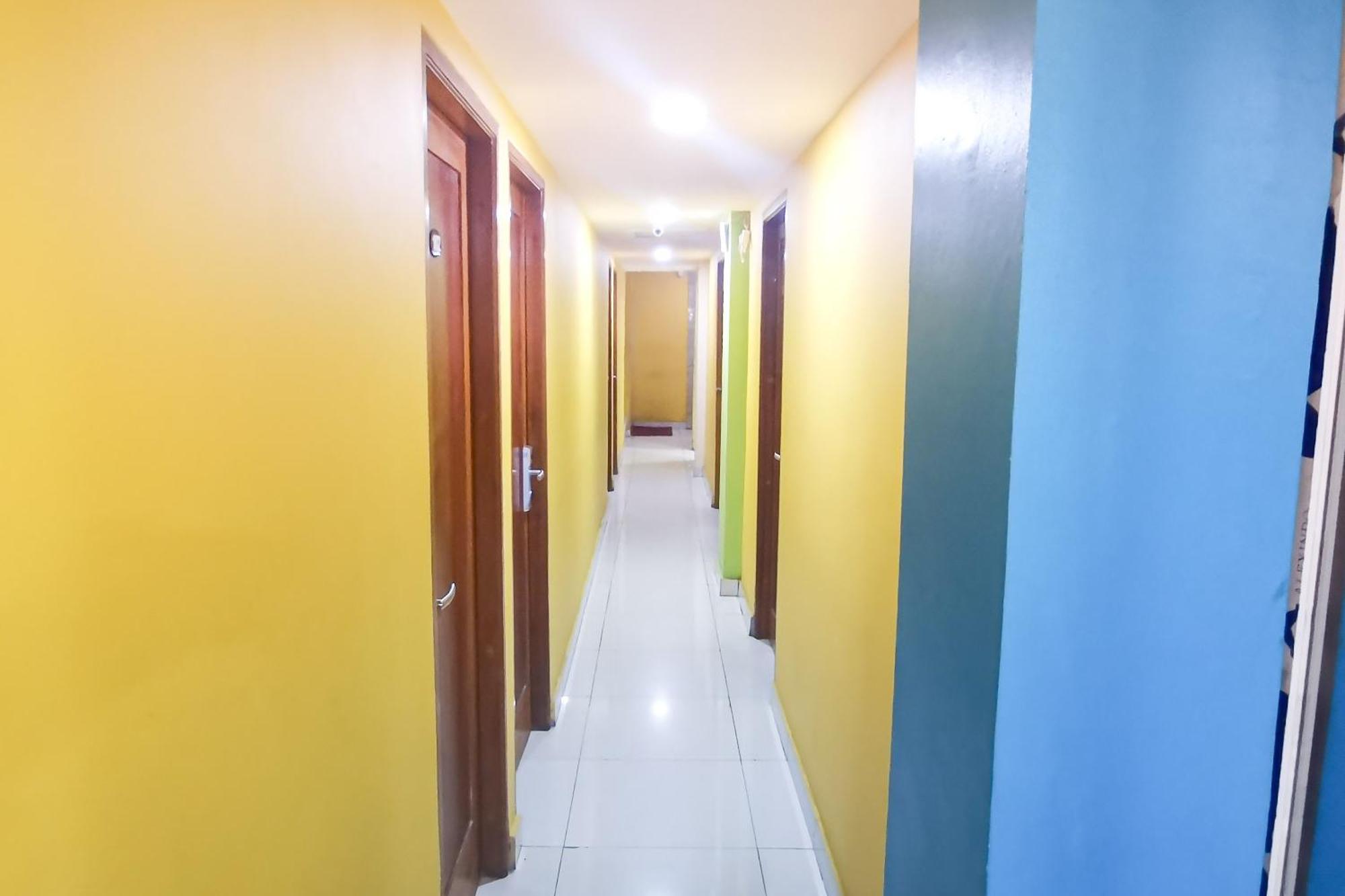 Tng Hotel Redpartner Jakarta Bagian luar foto